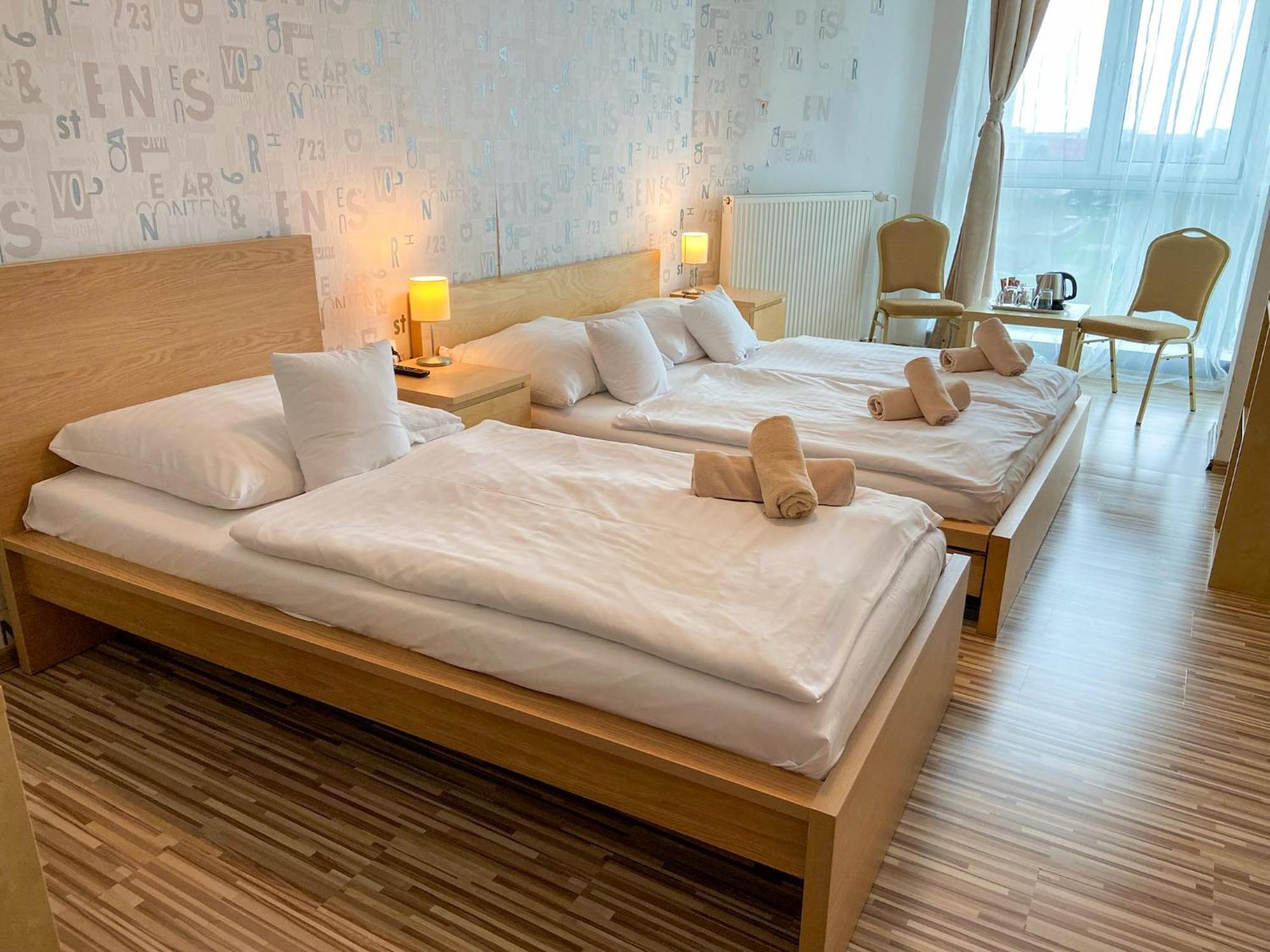 Hotel Modena ブラチスラヴァ エクステリア 写真