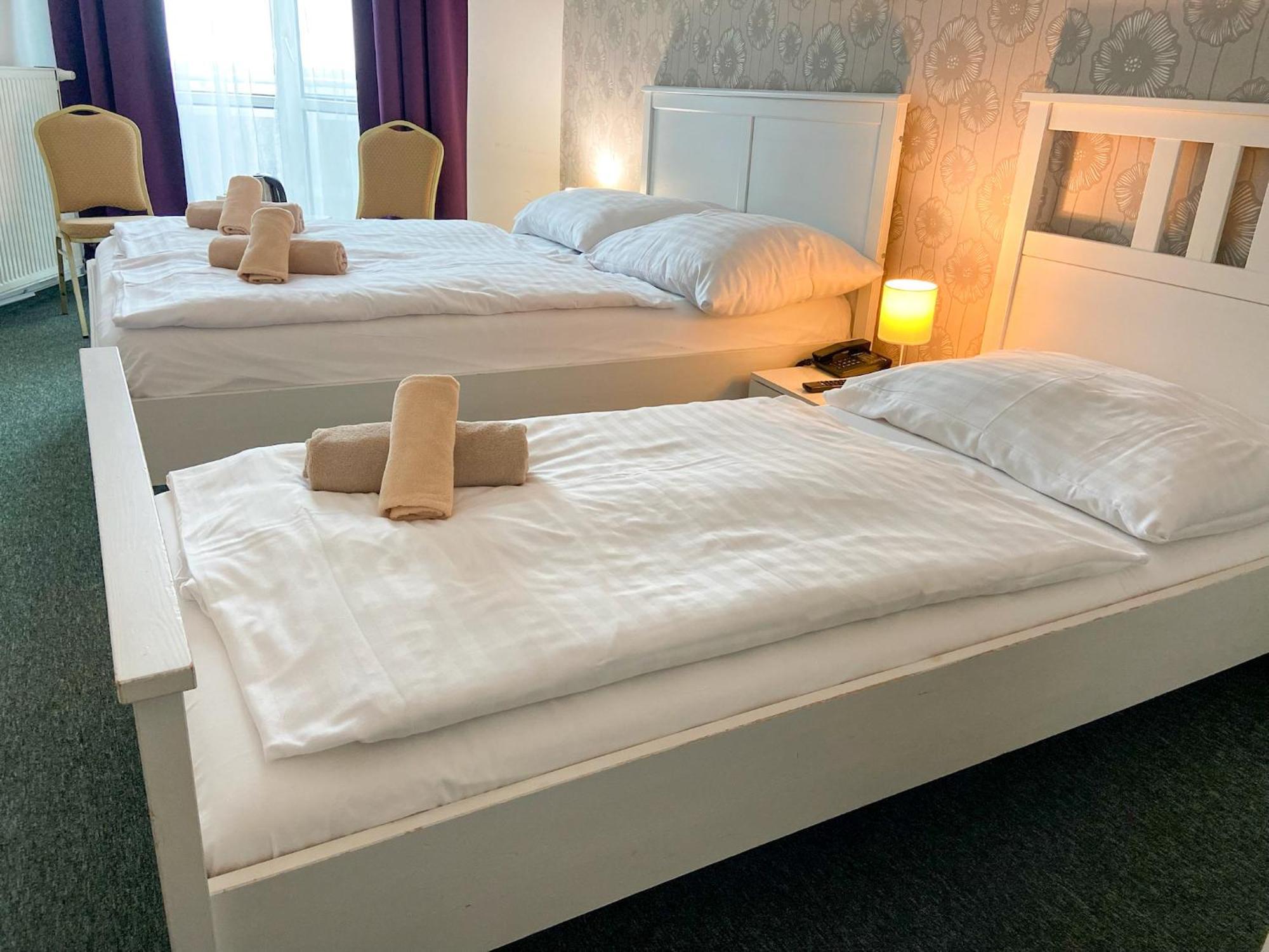 Hotel Modena ブラチスラヴァ エクステリア 写真