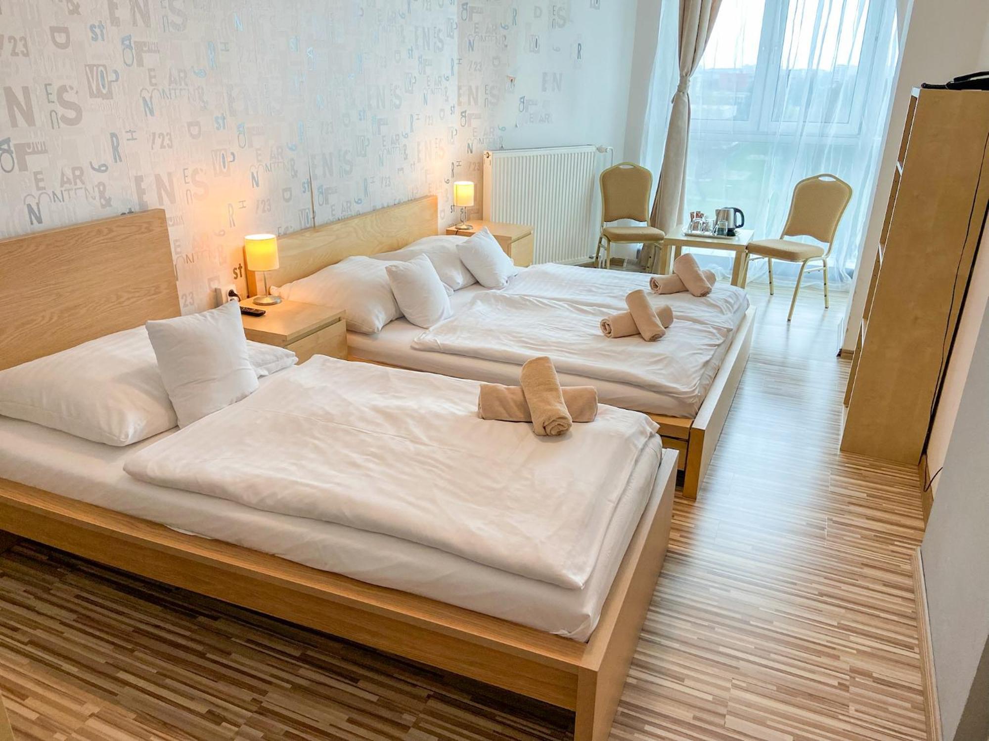 Hotel Modena ブラチスラヴァ エクステリア 写真